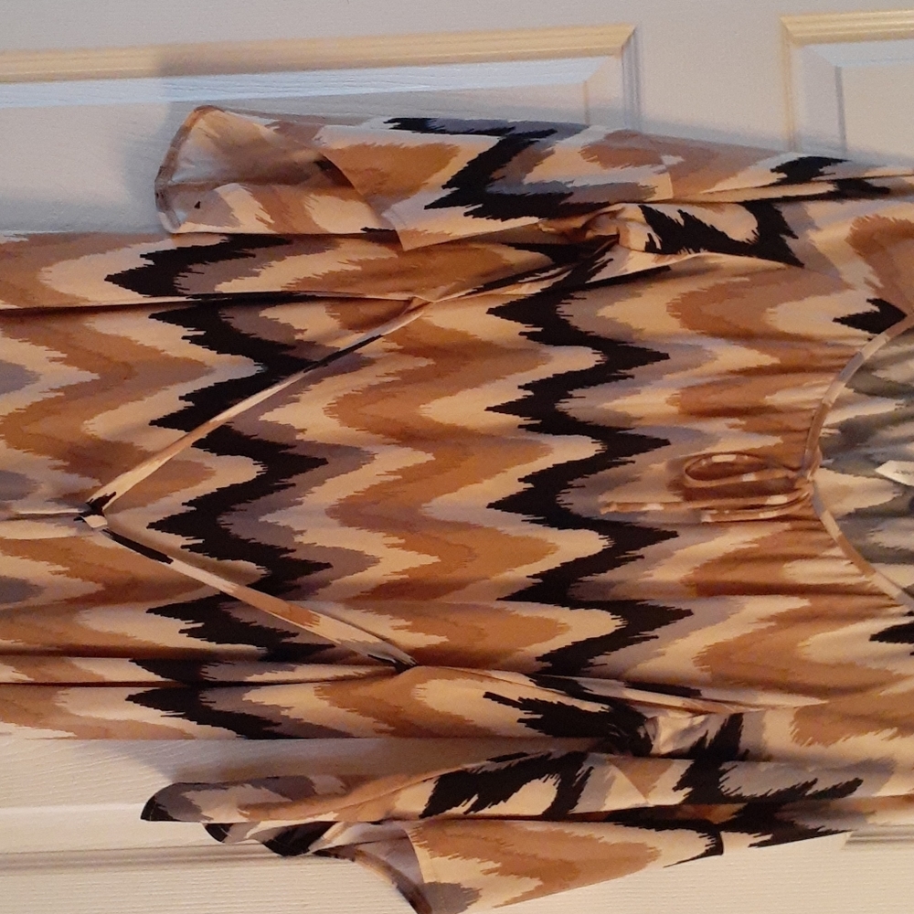 Dress - Picture 4 of 4